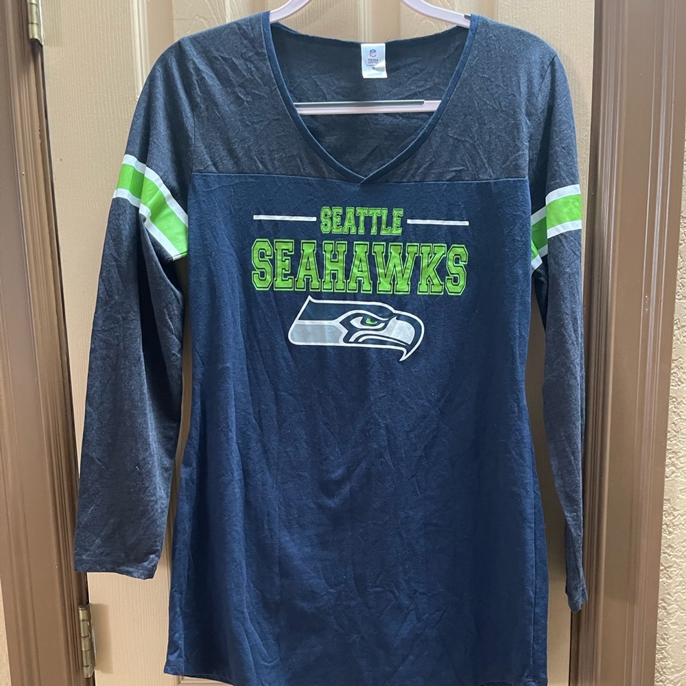 NFL team apparel size medium women's long sleeve V-neck